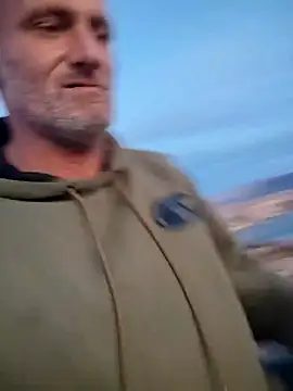 Snapshot of FloppyPickle4u chatting on February 4, 1:23 am FloppyPickle4u online show from February 4, 1:23 am