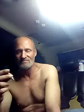 Snapshot of FloppyPickle4u chatting on February 7, 9:26 am FloppyPickle4u online show from February 7, 9:26 am