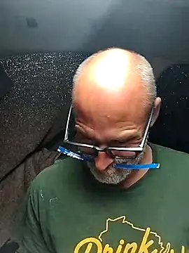 Snapshot of FloppyPickle4u chatting on March 12, 7:28 pm FloppyPickle4u online show from March 12, 7:28 pm