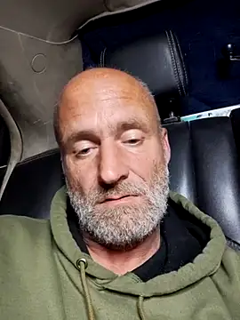 Snapshot of FloppyPickle4u chatting on March 15, 10:24 am FloppyPickle4u online show from March 15, 10:24 am