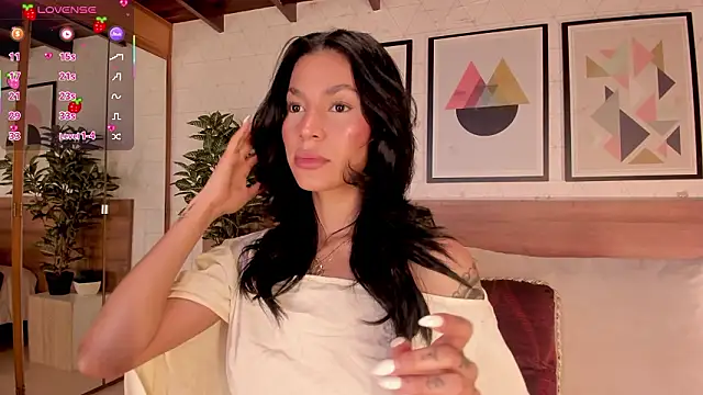 LunaRuso online show from March 18, 7:17 pm