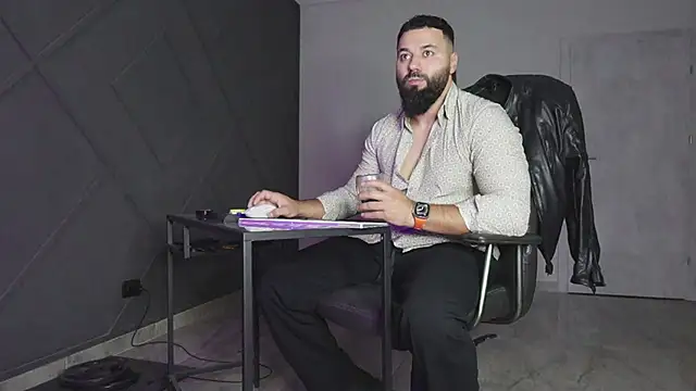 Snapshot of mattmasterss chatting on November 8, 4:12 am mattmasterss online show from November 8, 4:12 am