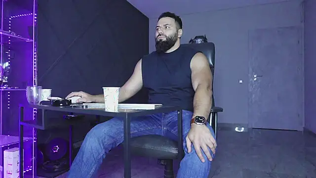 Snapshot of mattmasterss chatting on November 18, 6:01 pm mattmasterss online show from November 18, 6:01 pm