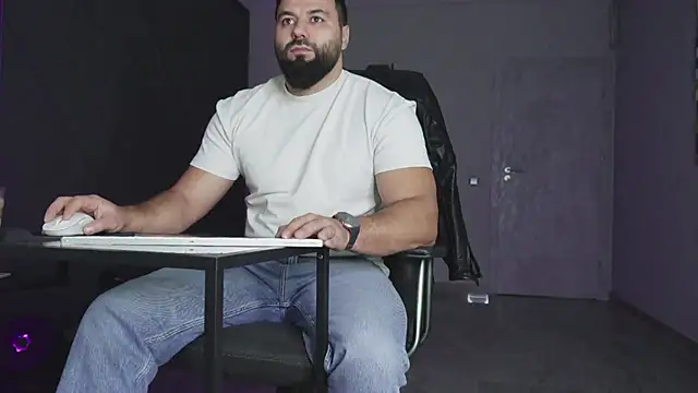 Snapshot of mattmasterss chatting on January 10, 7:10 am mattmasterss online show from January 10, 7:10 am