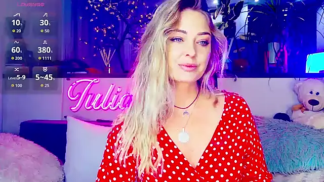 Snapshot of _JuliaSpace_ chatting on September 28, 4:12 pm JuliaSpace online show from September 28, 4:12 pm
