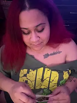 Juicyjordie online show from December 17, 5:57 am