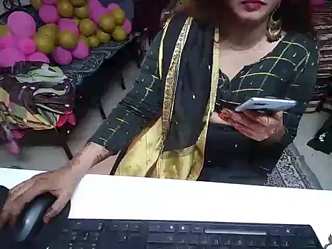 Snapshot of Arushisingh8888 chatting on December 17, 12:00 pm Arushisingh8888 online show from December 17, 12:00 pm