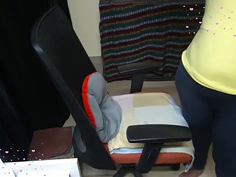 Arushisingh8888 online show from November 25, 10:26 am