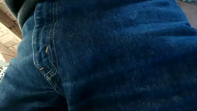 TWENTYONE0021 online show from January 7, 7:10 am