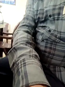 Snapshot of Hot-man39 chatting on April 11, 6:51 am Hot-man39 online show from April 11, 6:51 am