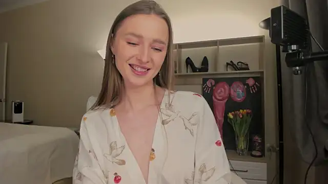 CharlotteWells online show from March 8, 2:30 pm