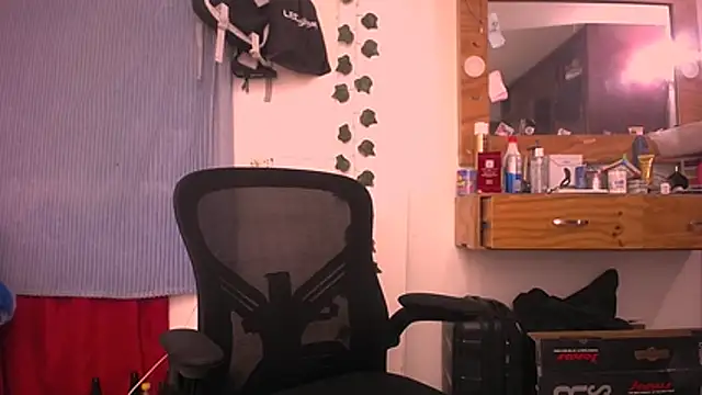 latinhot9631 online show from April 5, 12:08 am