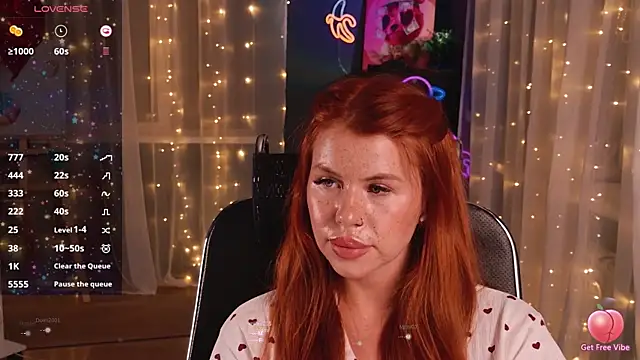 Snapshot of KristinaMoon chatting on February 7, 6:34 pm KristinaMoon online show from February 7, 6:34 pm