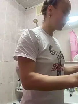 Snapshot of AlisaKissss chatting on February 8, 6:44 pm AlisaKissss online show from February 8, 6:44 pm