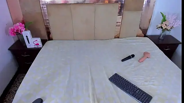 LizBrook online show from November 8, 7:34 pm