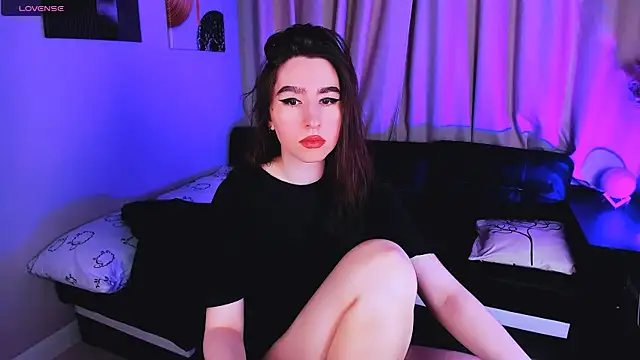 Snapshot of Lily_xBabe chatting on February 5, 6:46 am Lily xBabe online show from February 5, 6:46 am