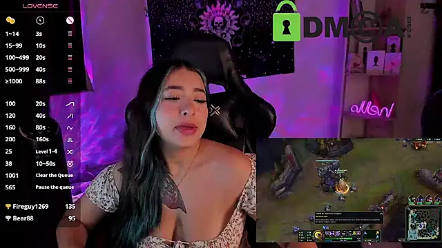 sweetcoralinee online show from March 11, 5:38 am