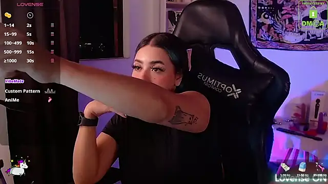 sweetcoralinee online show from October 7, 2:20 am