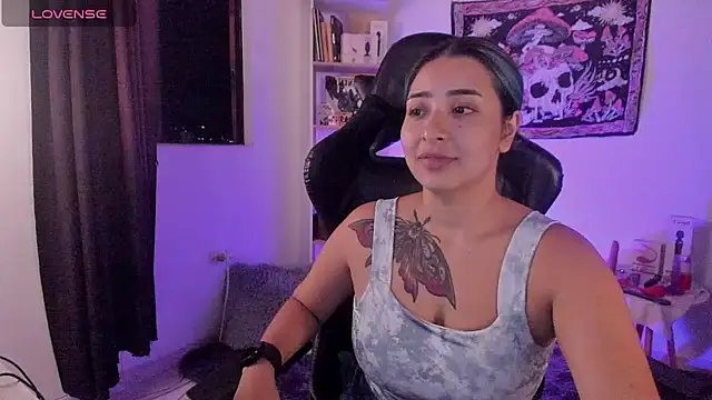 sweetcoralinee online show from October 8, 11:13 pm