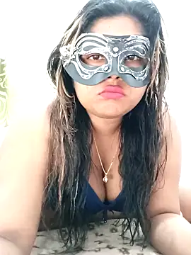 littlequeen77 online show from February 6, 4:21 am