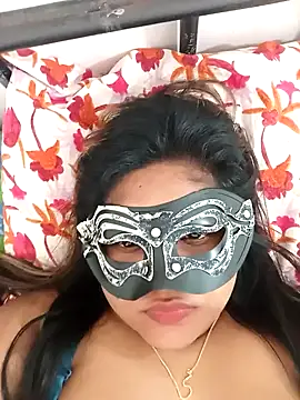 littlequeen77 online show from February 23, 2:35 pm
