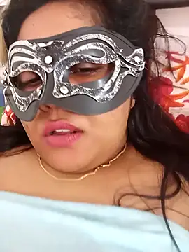 littlequeen77 online show from February 27, 6:07 am