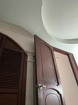 emiss  online show from February 16, 3:27 pm