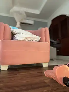 emiss  online show from March 13, 3:17 pm