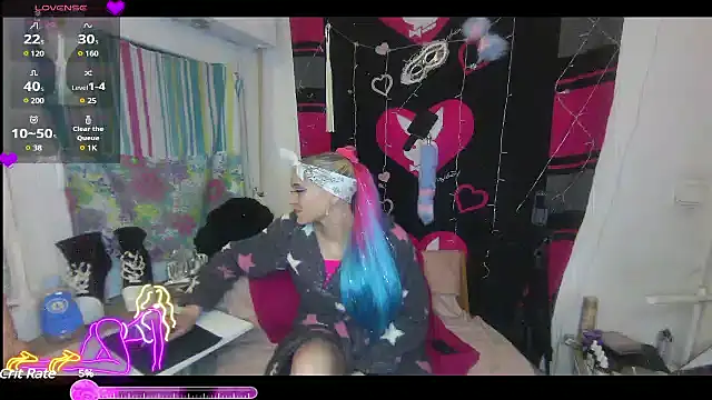 Harleyhot13061 online show from February 21, 5:13 am