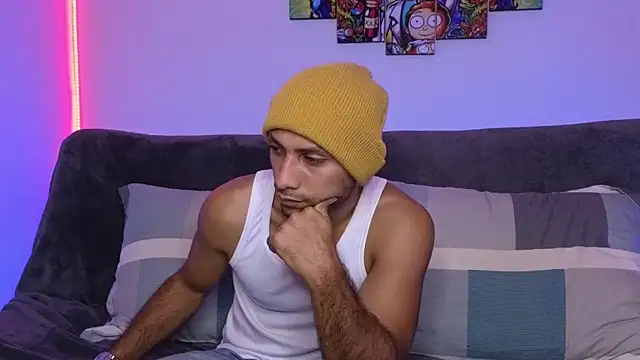 catalina y tylerjhons online show from December 9, 7:50 am