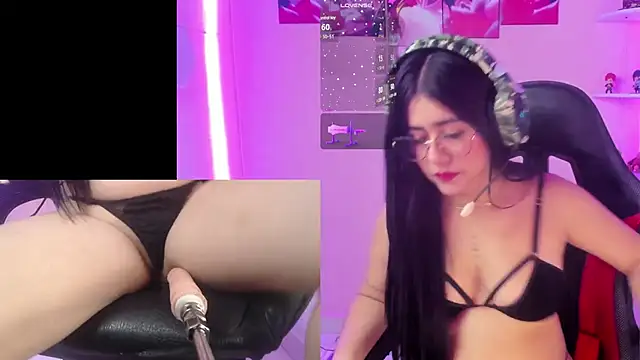 Snapshot of DanielaHang chatting on January 6, 1:52 pm DanielaHang online show from January 6, 1:52 pm