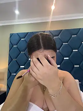 ThaniaJones online show from March 29, 11:54 am