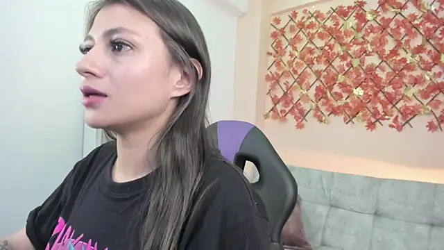 Snapshot of Sweet_Candies chatting on February 12, 3:18 am Sweet Candies online show from February 12, 3:18 am