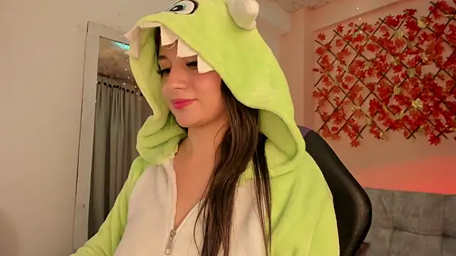 Snapshot of Sweet_Candies chatting on March 1, 3:43 am Sweet Candies online show from March 1, 3:43 am