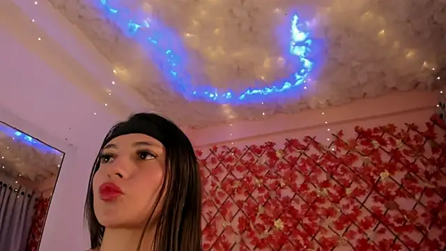 Snapshot of Sweet_Candies chatting on March 3, 2:15 am Sweet Candies online show from March 3, 2:15 am