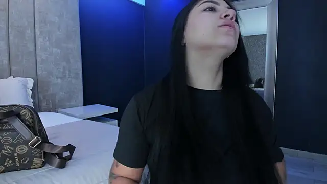 Snapshot of PaulinaDuarte chatting on April 11, 11:58 am PaulinaDuarte online show from April 11, 11:58 am