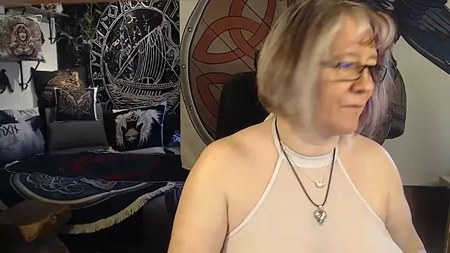 Snapshot of TittenMichelle chatting on March 10, 8:08 am TittenMichelle online show from March 10, 8:08 am
