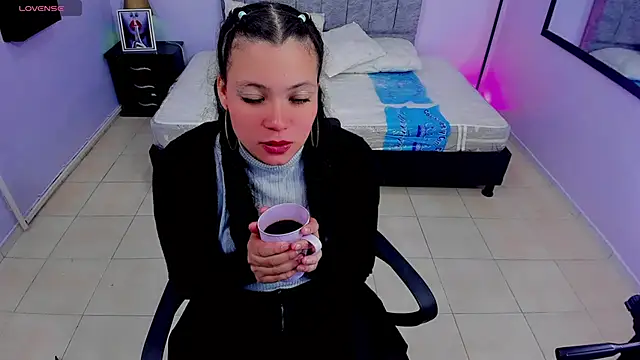 Lana stone  online show from January 13, 8:26 am