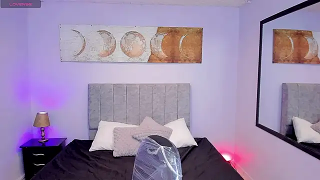 Lana stone  online show from March 4, 3:33 am