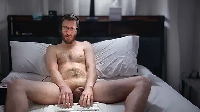 Snapshot of SpunDaddiesBoi chatting on January 31, 8:01 am SpunDaddiesBoi online show from January 31, 8:01 am