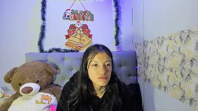 Snapshot of Emma-Wilson chatting on December 30, 3:58 am Emma-Wilson online show from December 30, 3:58 am