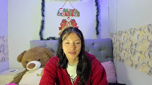Snapshot of Emma-Wilson chatting on December 31, 5:11 am Emma-Wilson online show from December 31, 5:11 am