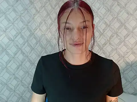 Snapshot of Emma-Wilson chatting on June 9, 4:35 am Emma-Wilson online show from June 9, 4:35 am