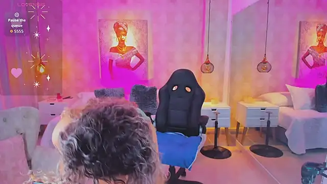 Shantall   online show from November 10, 10:58 am