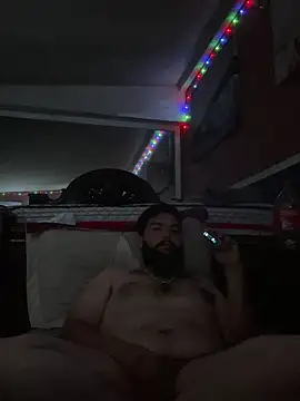 Snapshot of bigdickgio6923 chatting on February 9, 6:22 am bigdickgio6923 online show from February 9, 6:22 am