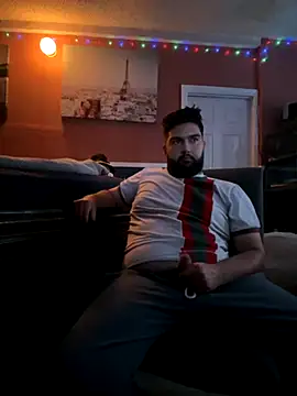 Snapshot of bigdickgio6923 chatting on November 5, 4:34 am bigdickgio6923 online show from November 5, 4:34 am