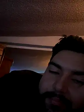 bigdickgio6923 online show from November 19, 12:32 am