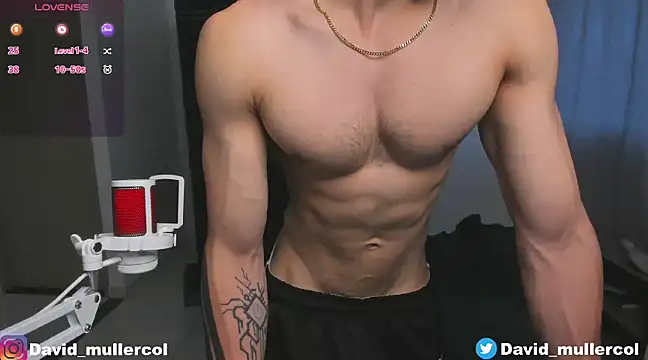 Snapshot of David_Brown18 chatting on December 7, 10:39 pm David Brown18 online show from December 7, 10:39 pm