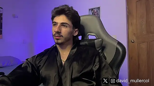 Snapshot of David_Brown18 chatting on February 26, 6:43 pm David Brown18 online show from February 26, 6:43 pm