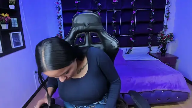 sweelanna   online show from March 11, 7:26 am